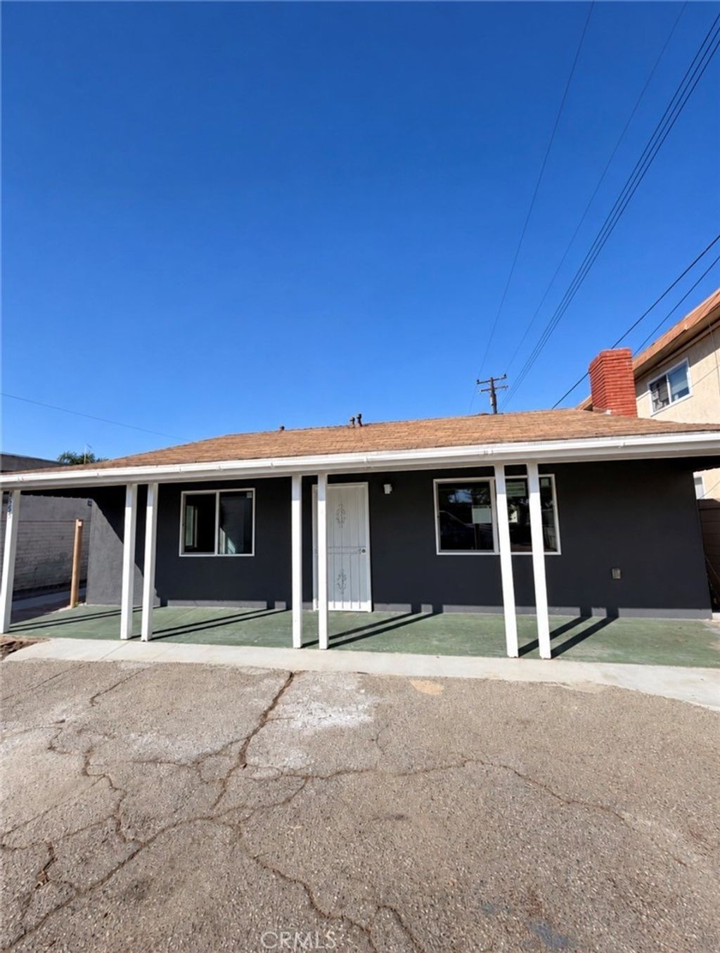 5595 Gardendale, South Gate