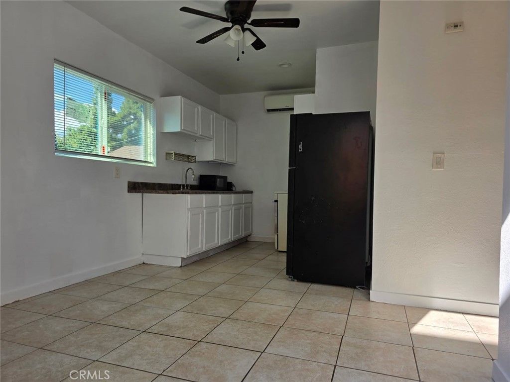 14853 San Fernando Misson Blvd., Los Angeles