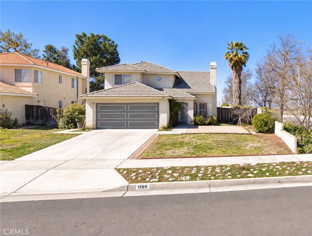 1569 Woodbury, Redlands