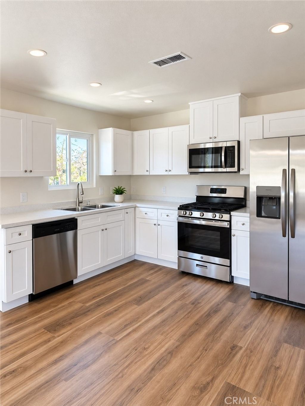 1040 El Camino # B, Costa Mesa