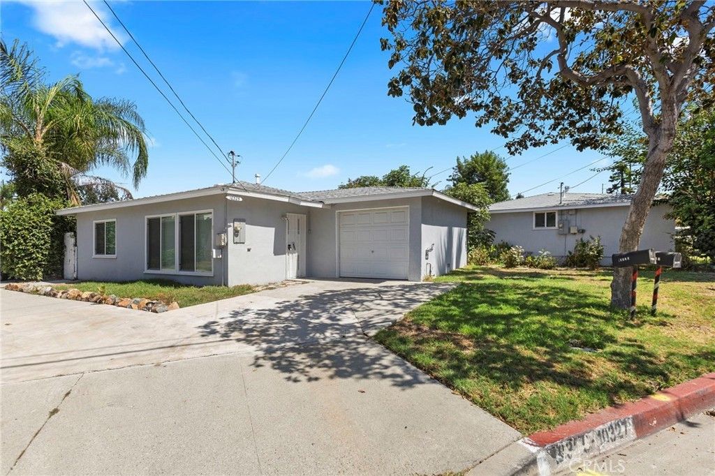 10325 Flora Vista Street, Bellflower