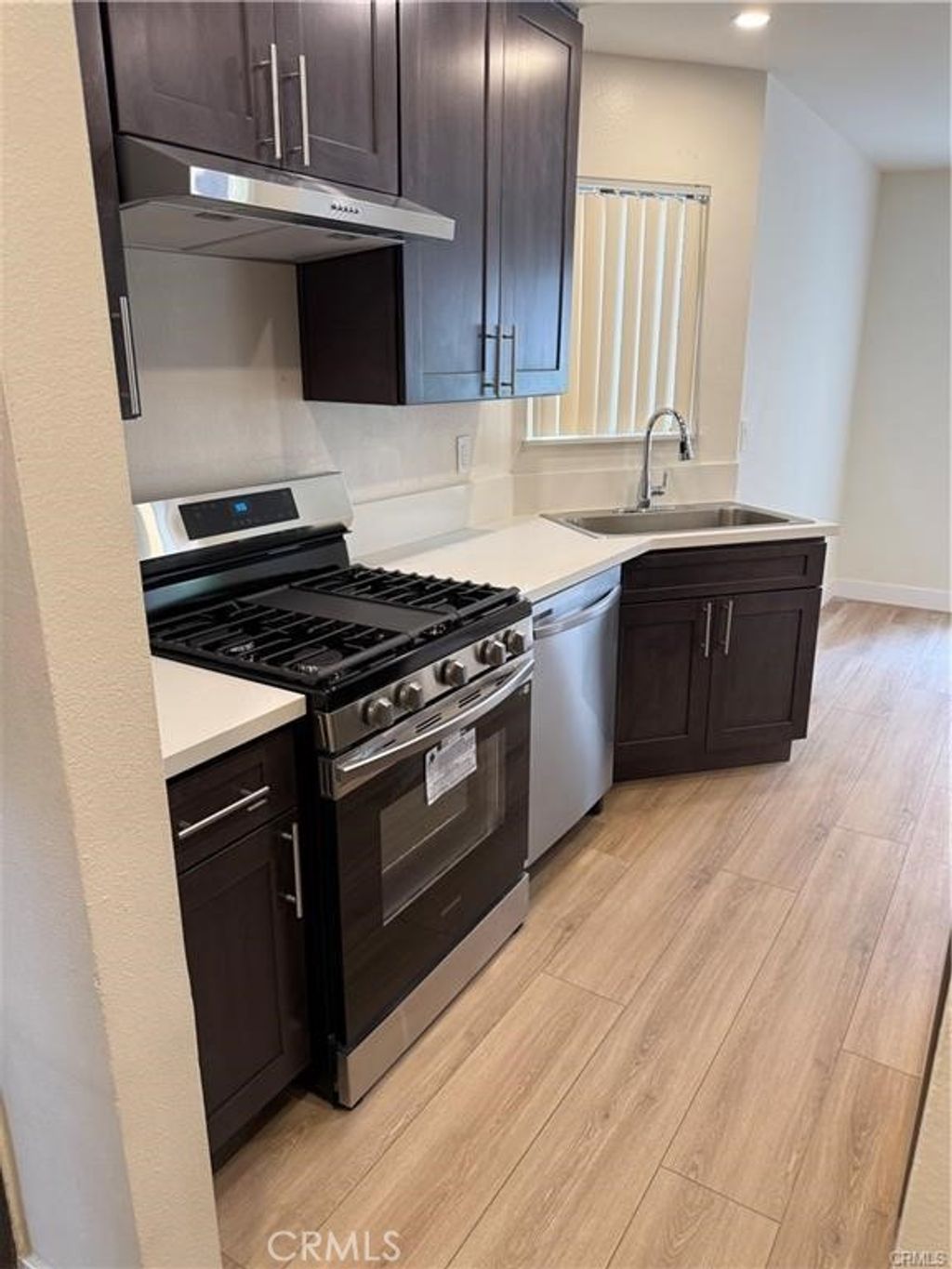 1207 N Columbus Avenue # 202, Glendale