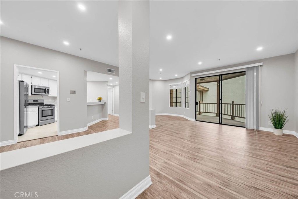 2559 Plaza Del Amo # 215, Torrance