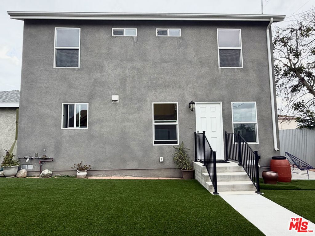 384 Hargrave Street # 1/2, Inglewood