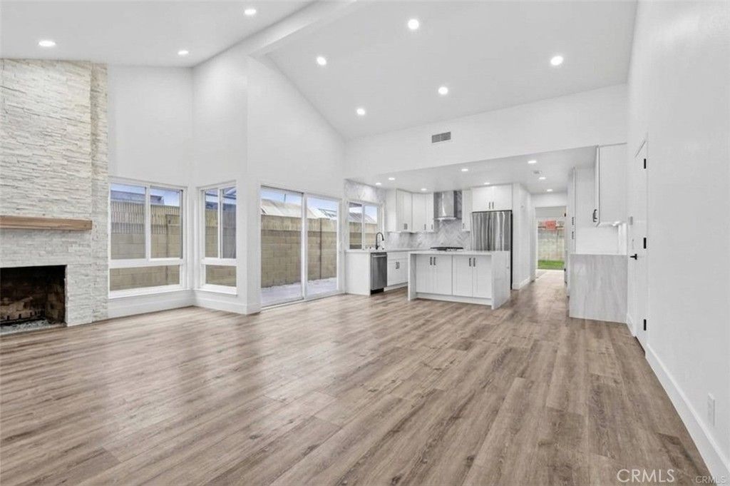 12314 Carnaby, Cerritos