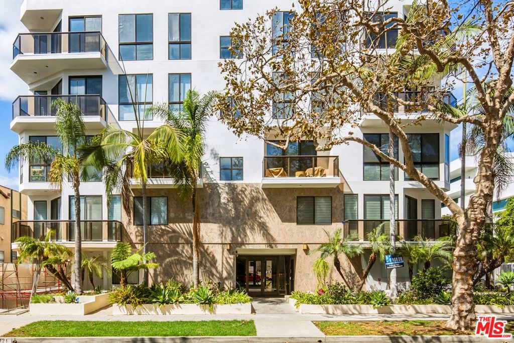 121 S Canon Drive # 203, Beverly Hills