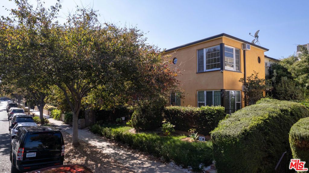 305 S Reeves Drive # 305 B, Beverly Hills