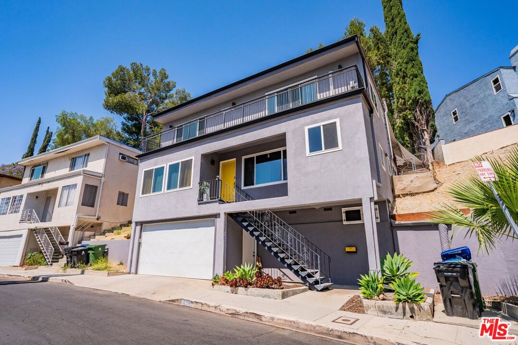5343 Tendilla Avenue, Woodland Hills
