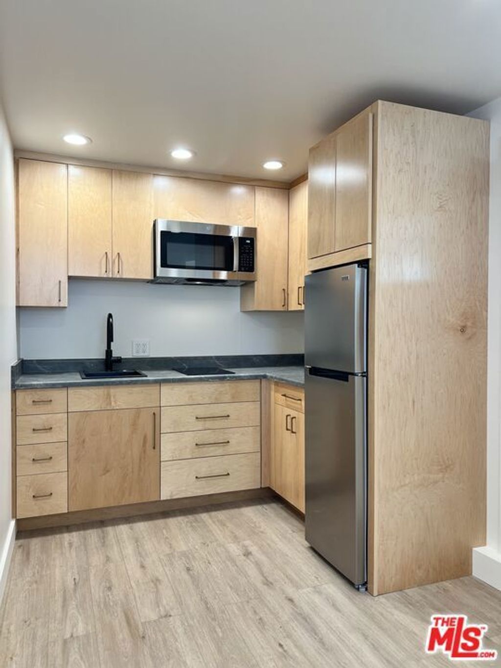 2739 Dorman St # A, Camarillo