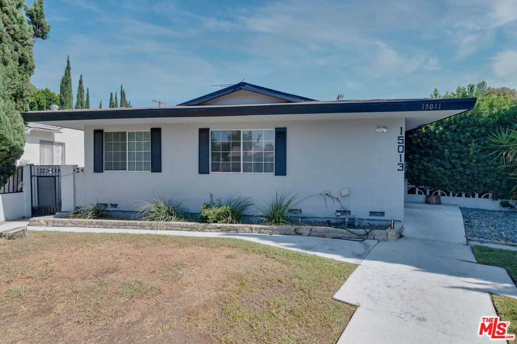 15013 Hartsook Street, Los Angeles