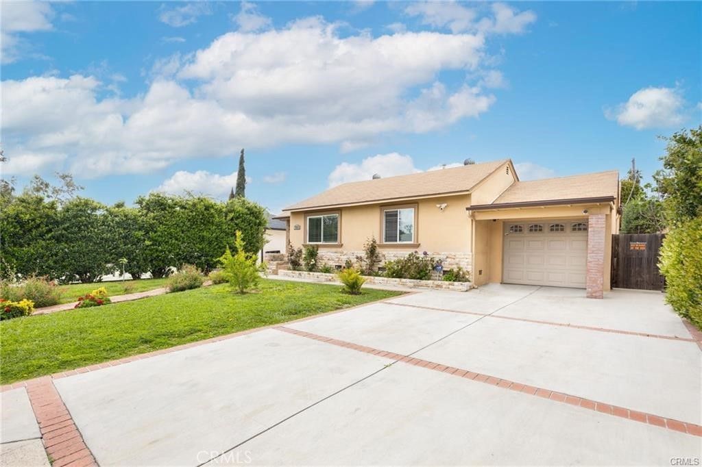 7035 Calhoun Avenue, Van Nuys