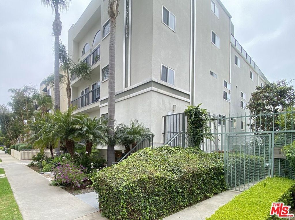 1227 Granville Avenue # 104, Los Angeles