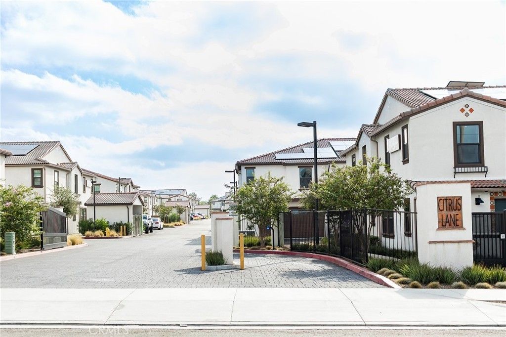 16179 Lumia Way, Fontana
