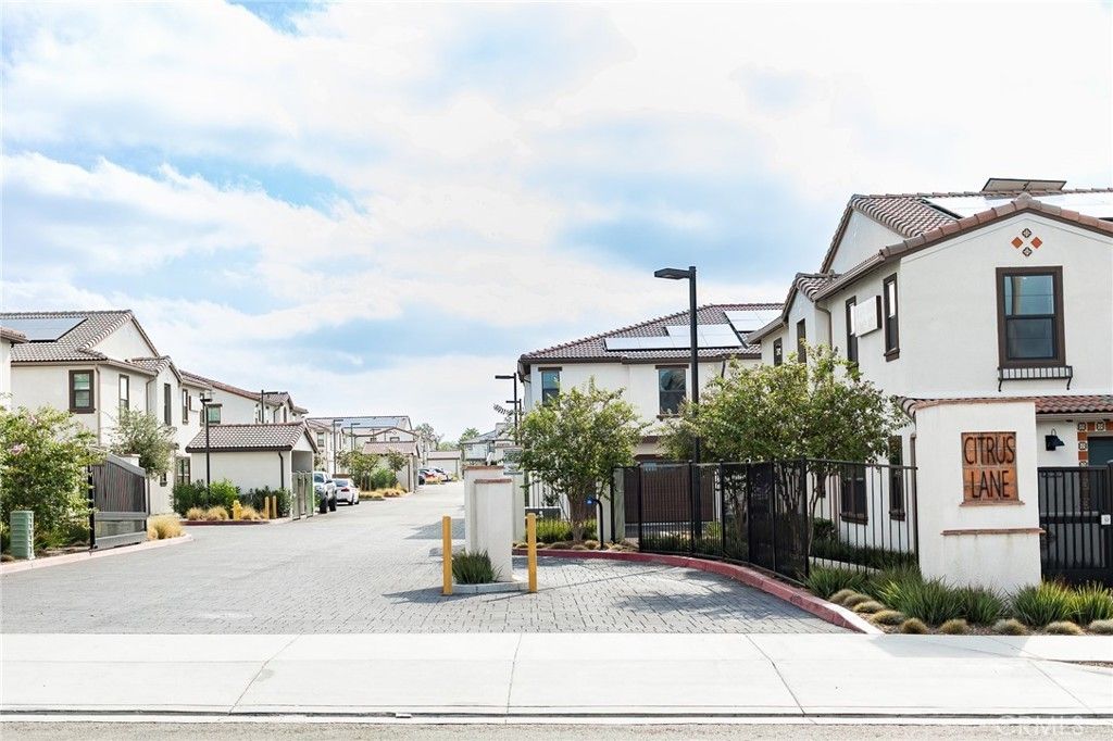 16179 Lumia Way, Fontana