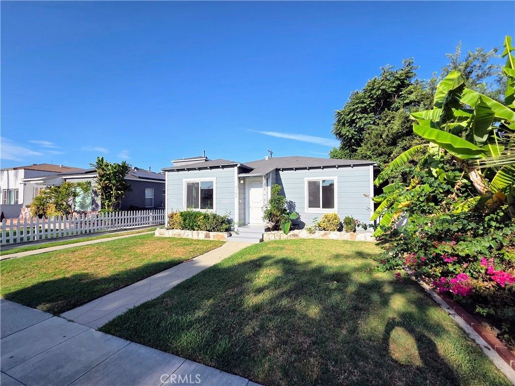 5589 Lemon Avenue, Long Beach