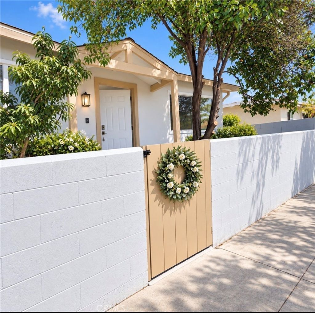 7031 1/2 Hood Avenue # A, Huntington Park