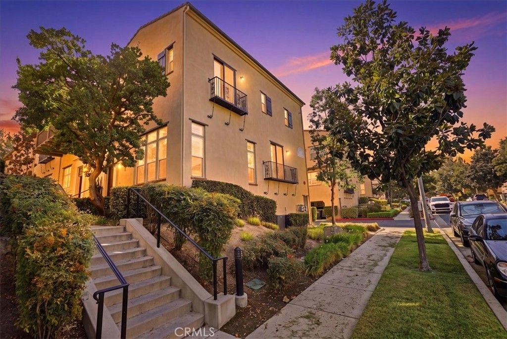 4433 Owens, Corona