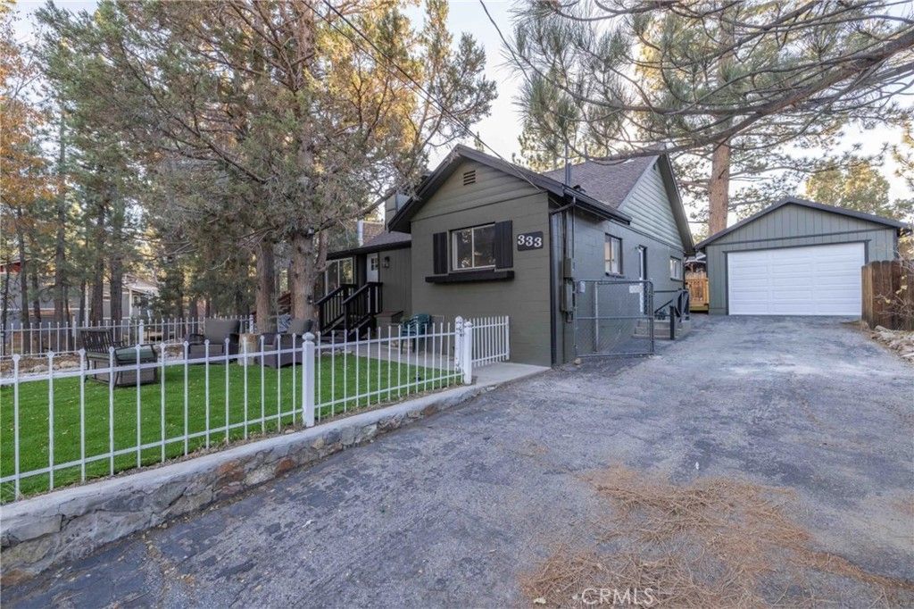 333 Downey Drive, Big Bear City