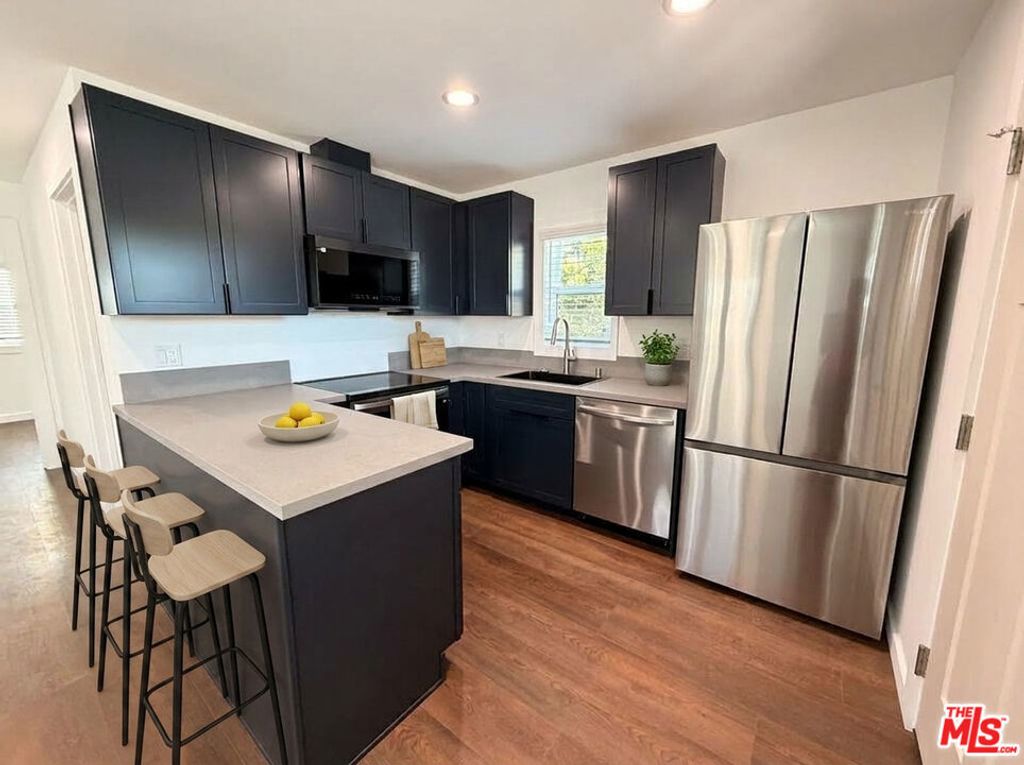 818 N Harper Avenue, Los Angeles