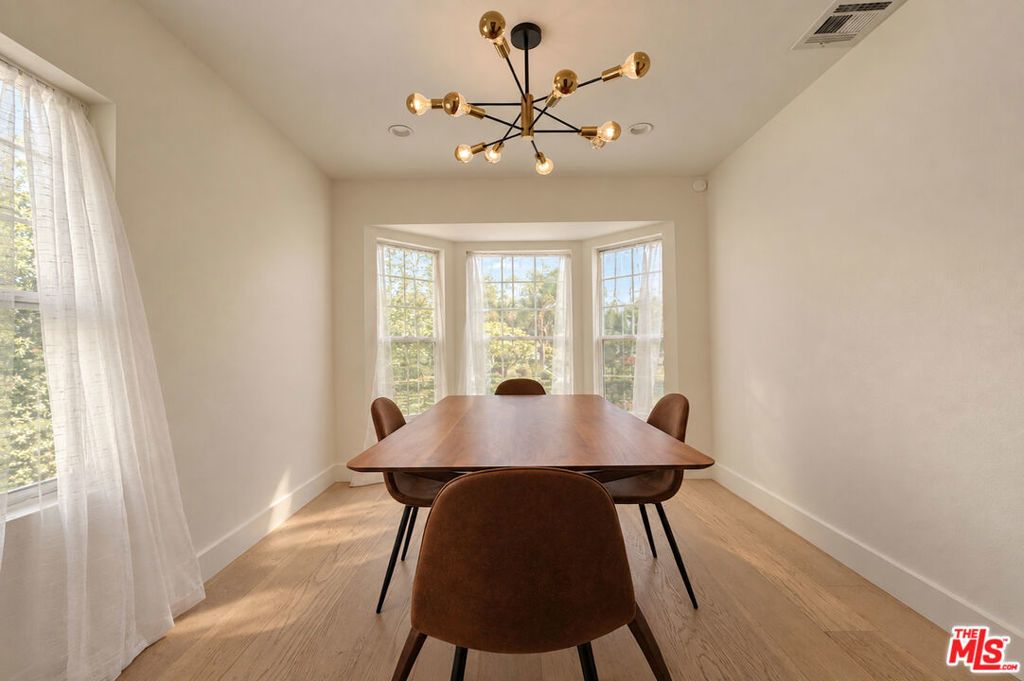 5143 Newcastle Avenue, Encino