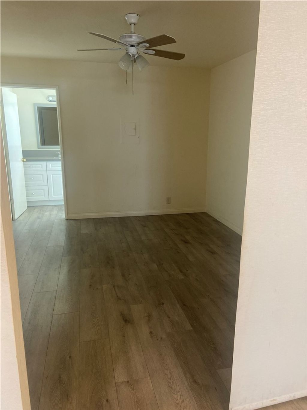 6819 Whitsett # 105, Los Angeles