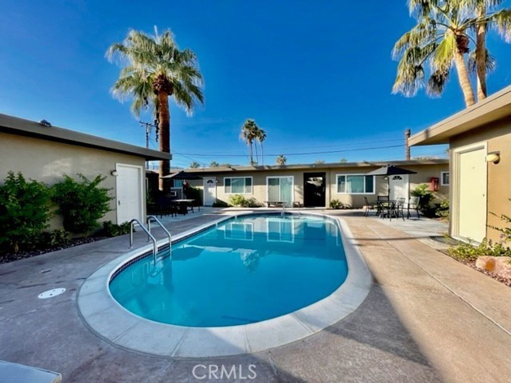 45521 Sunset Lane # E, Palm Desert