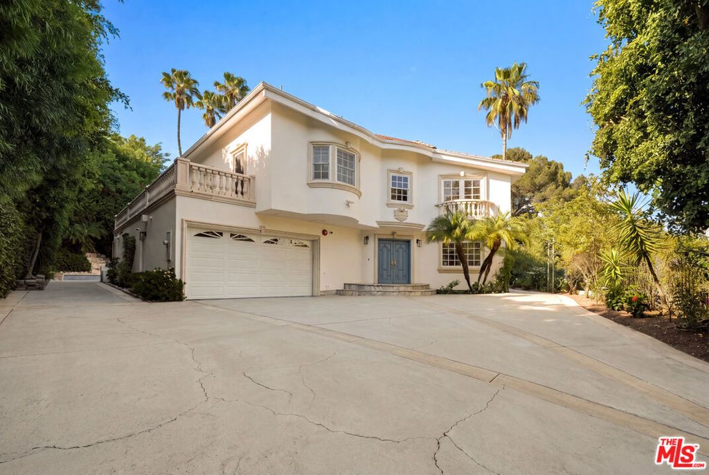 1109 Pine Drive, Beverly Hills