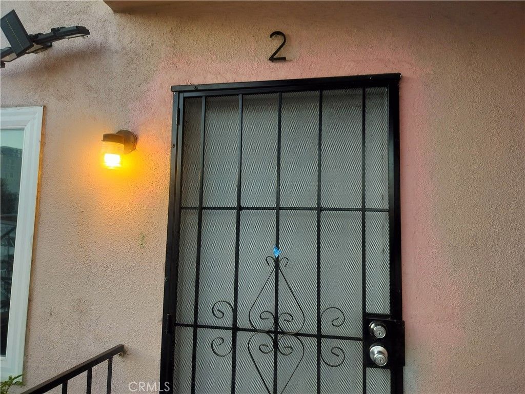 11226 S Broadway, Los Angeles