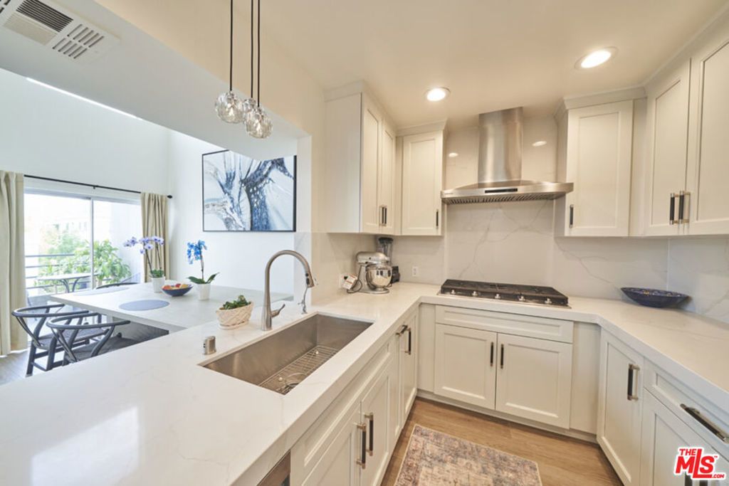 1617 S Beverly Glen Boulevard # 303, Los Angeles
