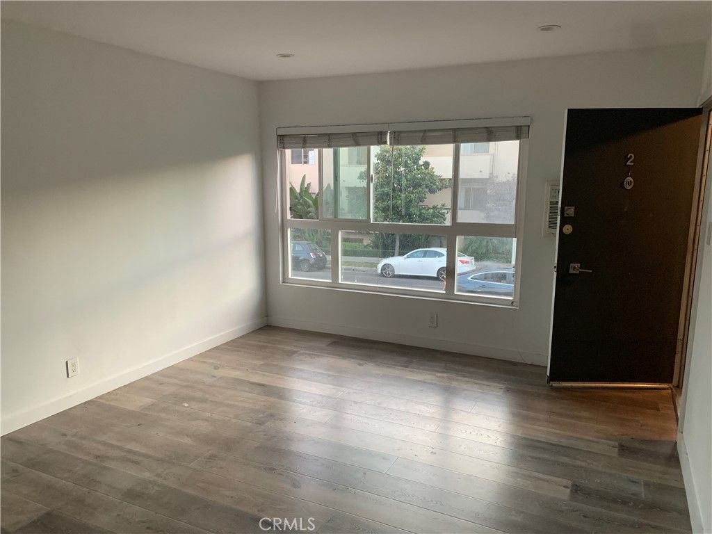702 S St Andrews, Los Angeles