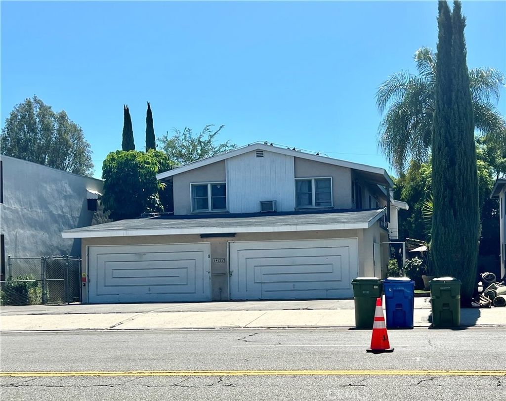 14722 Magnolia # 4, Los Angeles