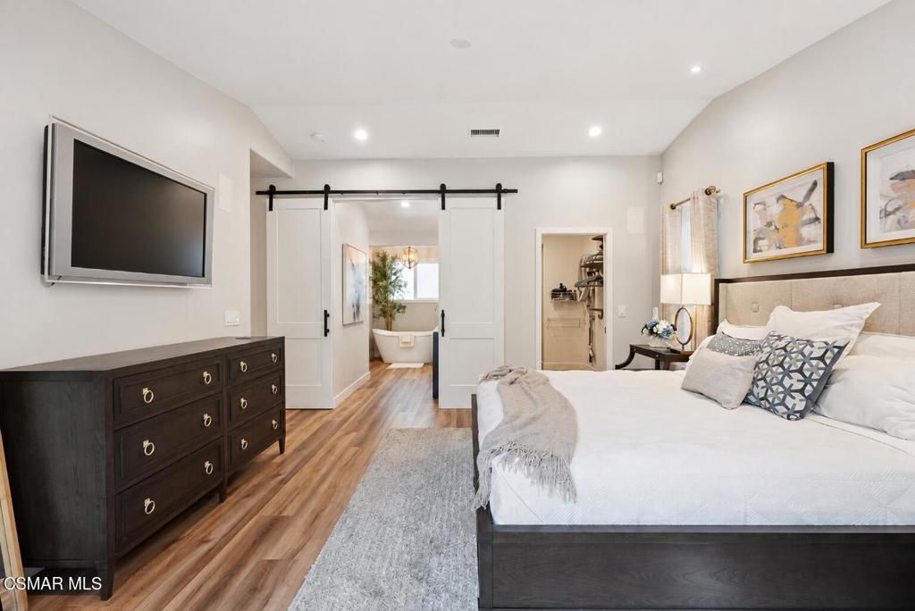 17 Sherwood Drive, Westlake Village