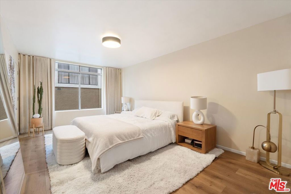 7270 Hillside Avenue # 208, Los Angeles