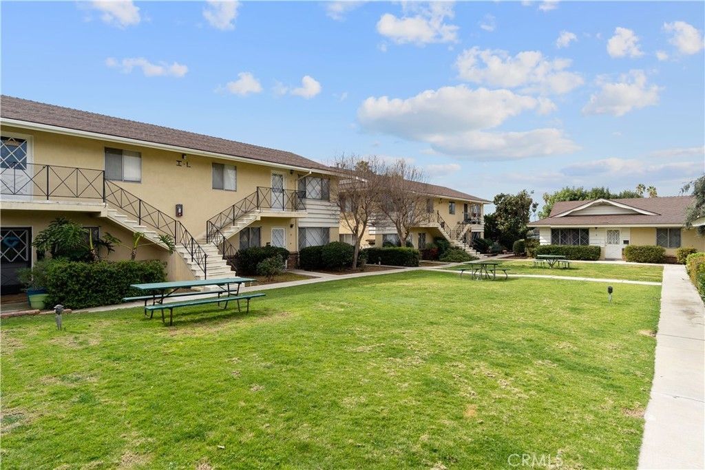 534 Roosevelt Road # N, Redlands