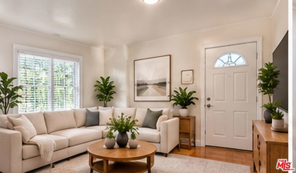 419 N. N Van Ness Avenue, Los Angeles