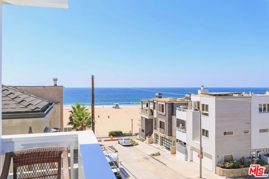 126 Neptune Avenue, Hermosa Beach