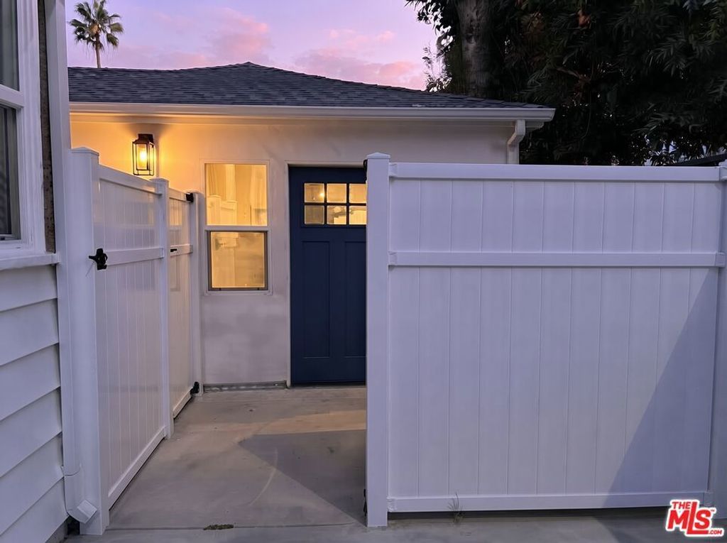 15225 Valleyheart Drive, Los Angeles