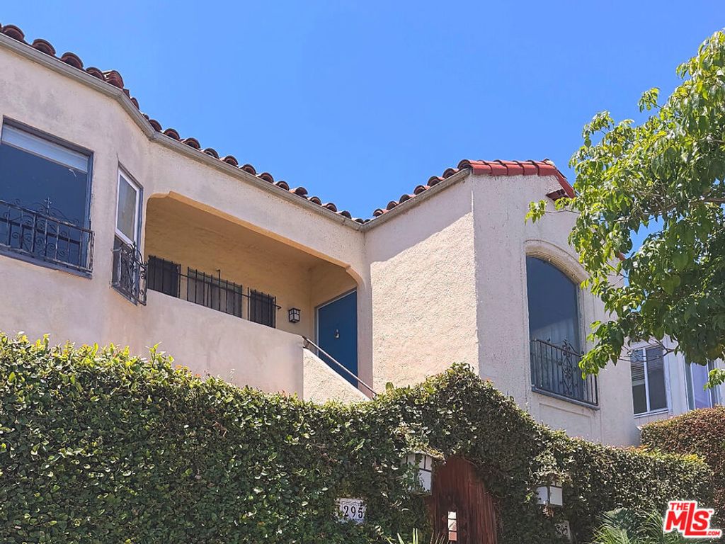 1295 S Cochran Avenue, Los Angeles