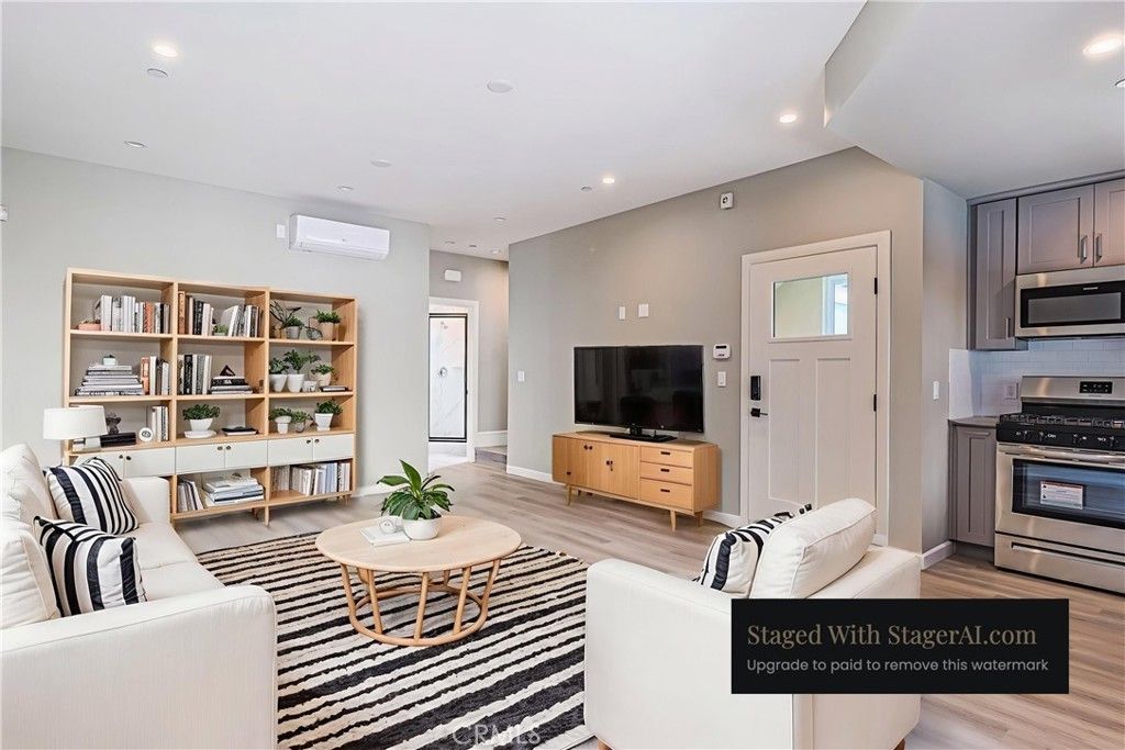 5257 Harmony, North Hollywood