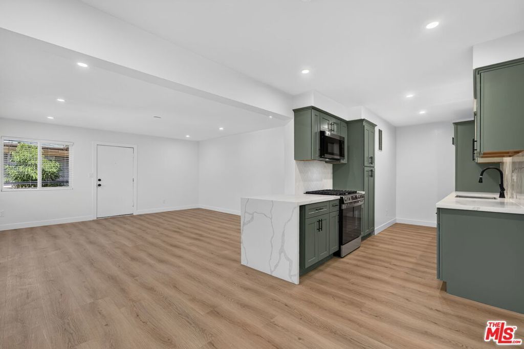 12287 Osborne Street # 13, Pacoima