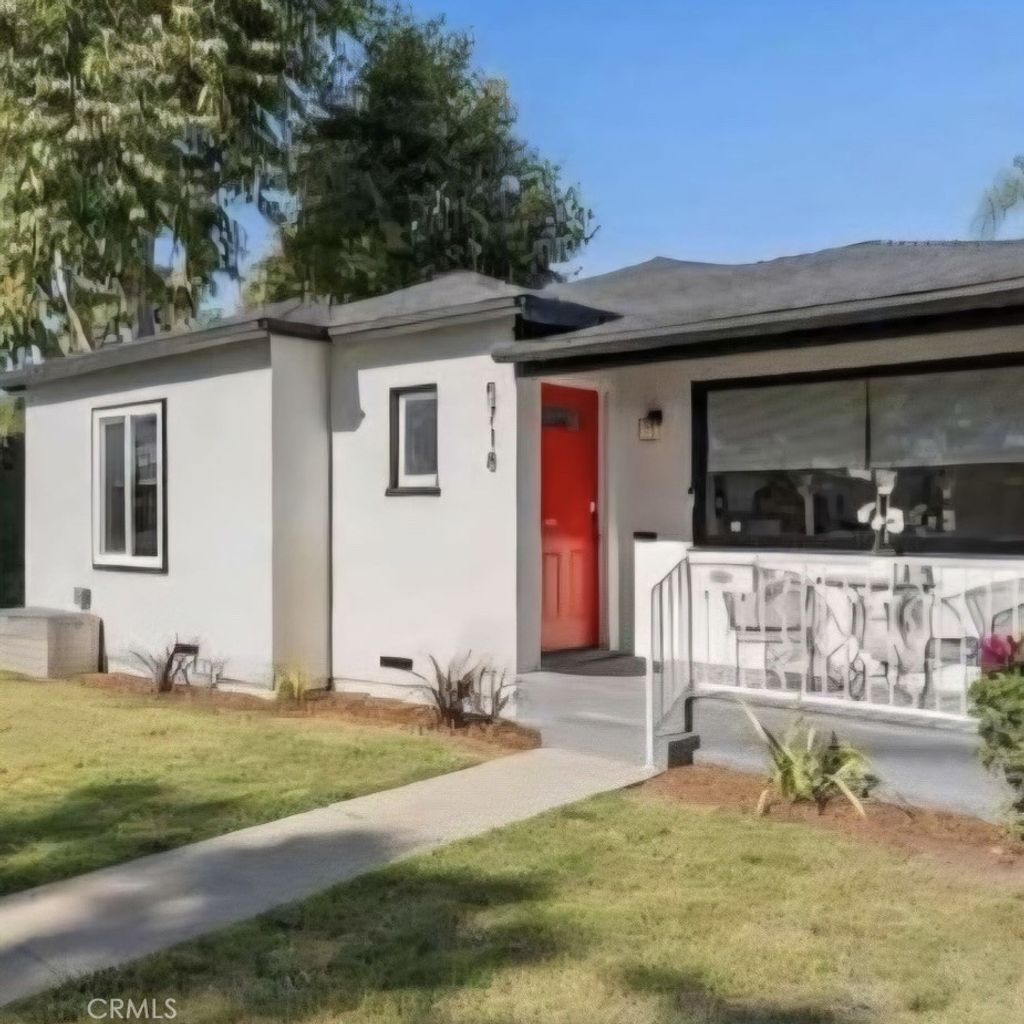 5718 Linden, Long Beach