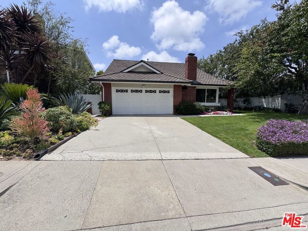 17230 Avenida De La Herradura, Pacific Palisades