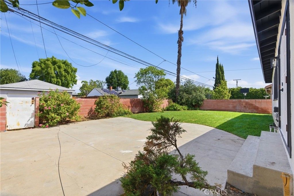 19649 Friar, Tarzana