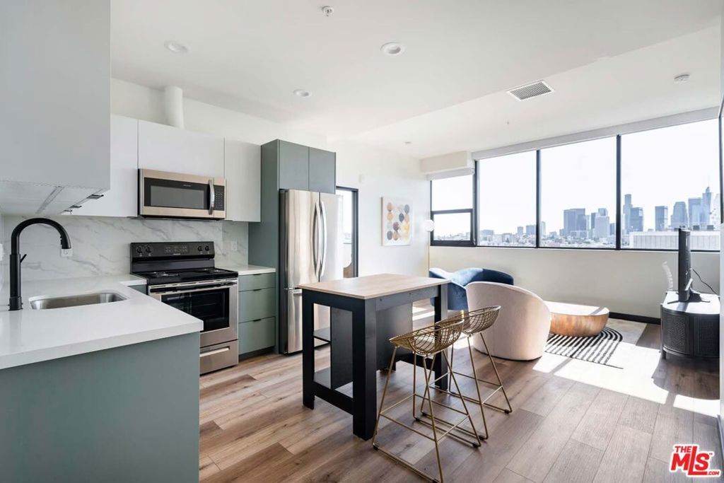 2500 Wilshire Boulevard # 1008, Los Angeles
