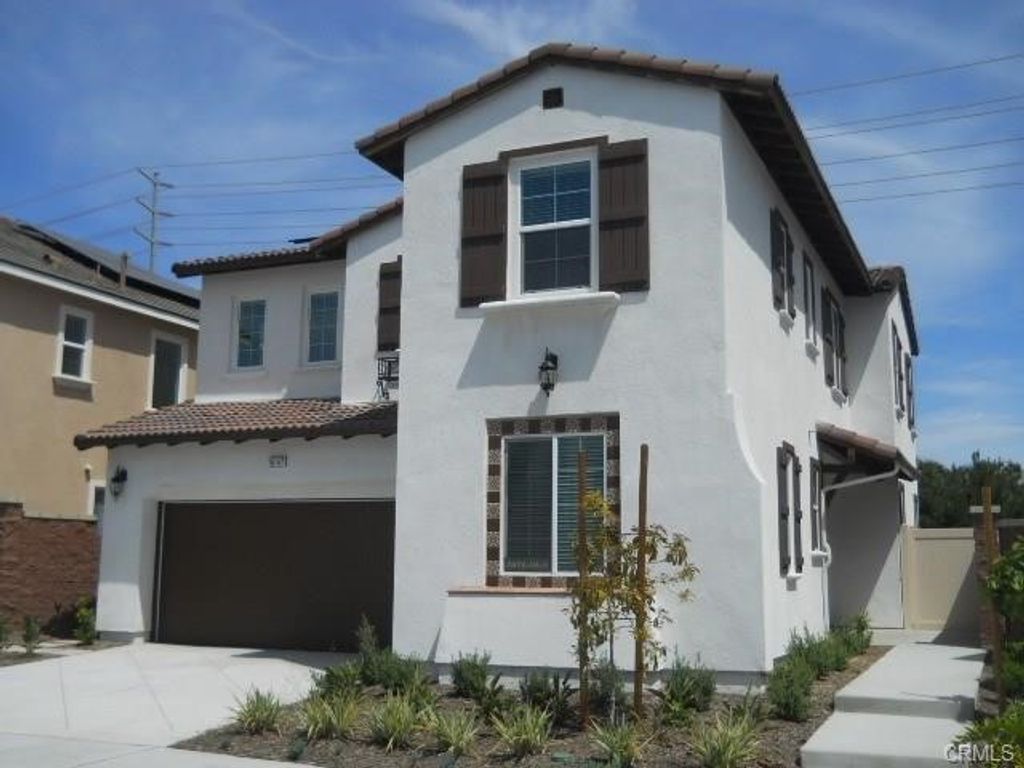 16147 Almond, Chino