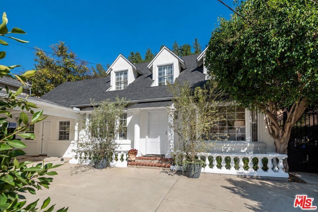1664 Benedict Canyon Drive, Beverly Hills