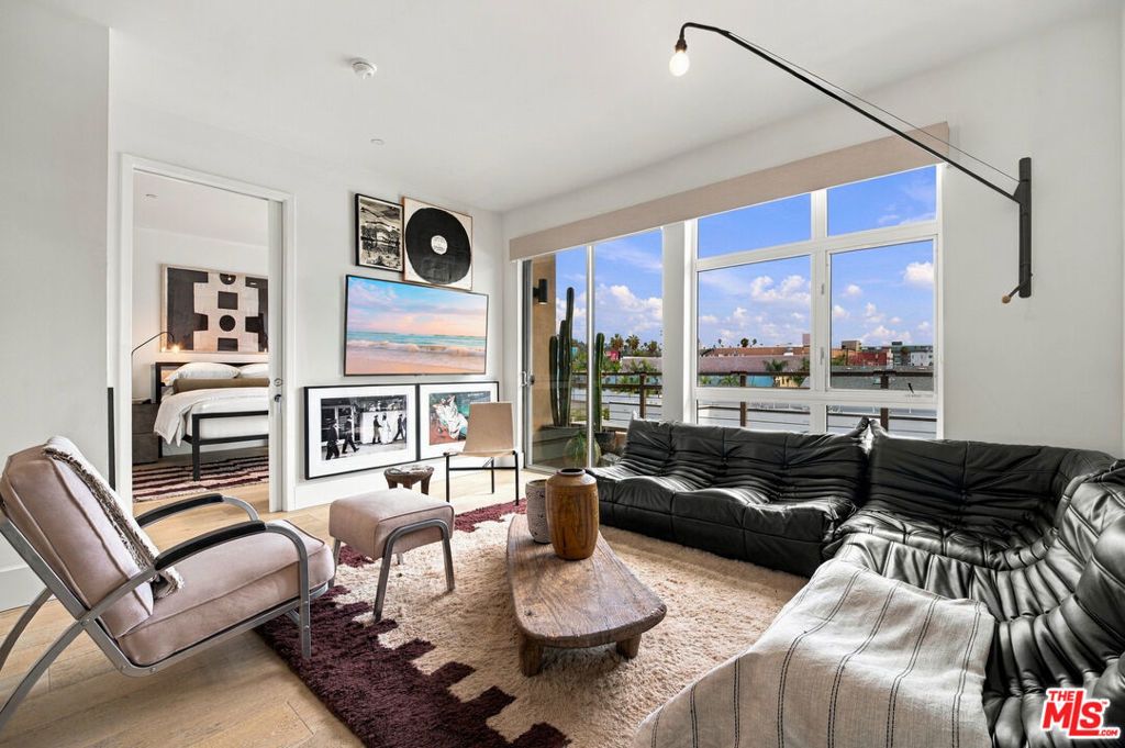 6001 Carlton Way # 409, Los Angeles