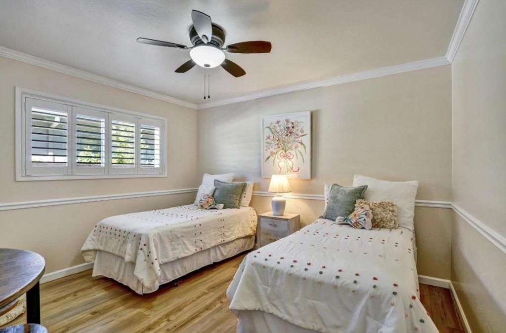 126 Oakwood Drive, Redwood City