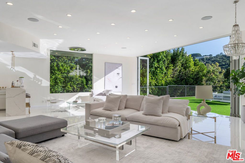 1040 Montego Drive, Los Angeles