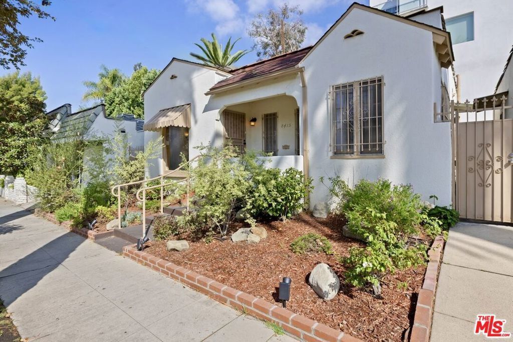 8415 Rosewood Avenue, West Hollywood